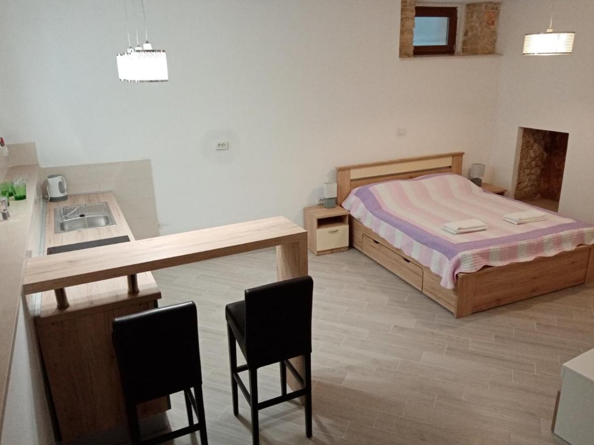 Apartment Elena Бале Екстериор снимка