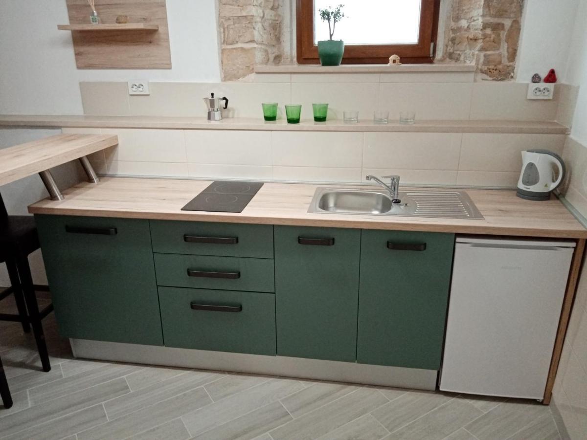 Apartment Elena Бале Екстериор снимка