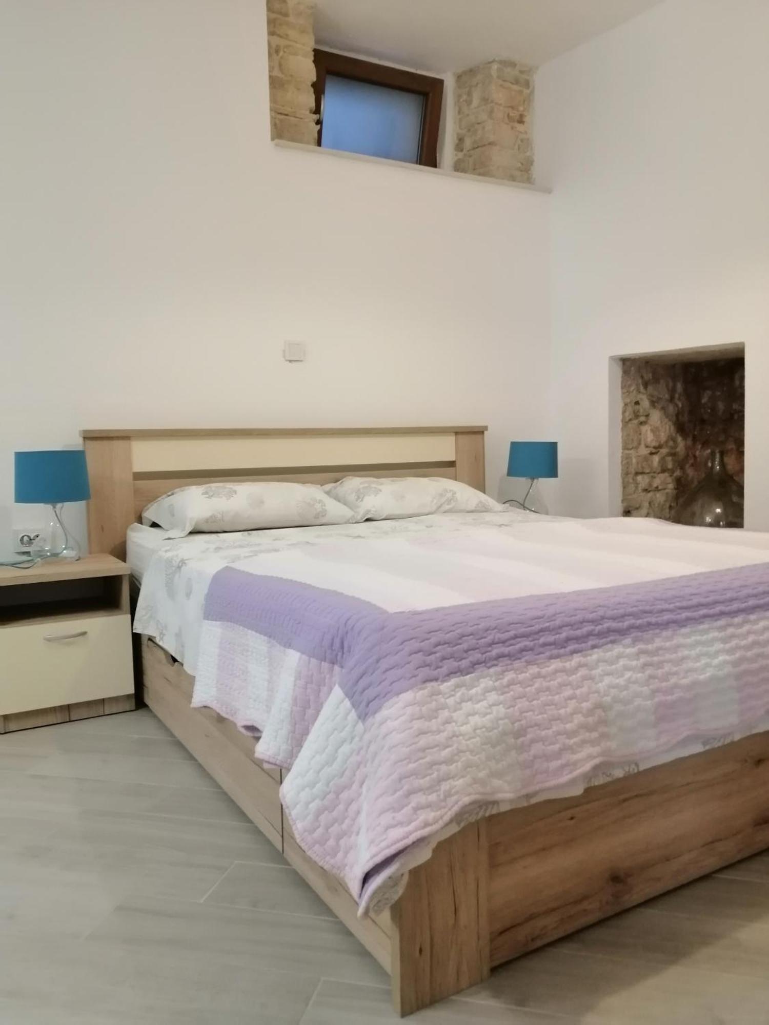 Apartment Elena Бале Стая снимка