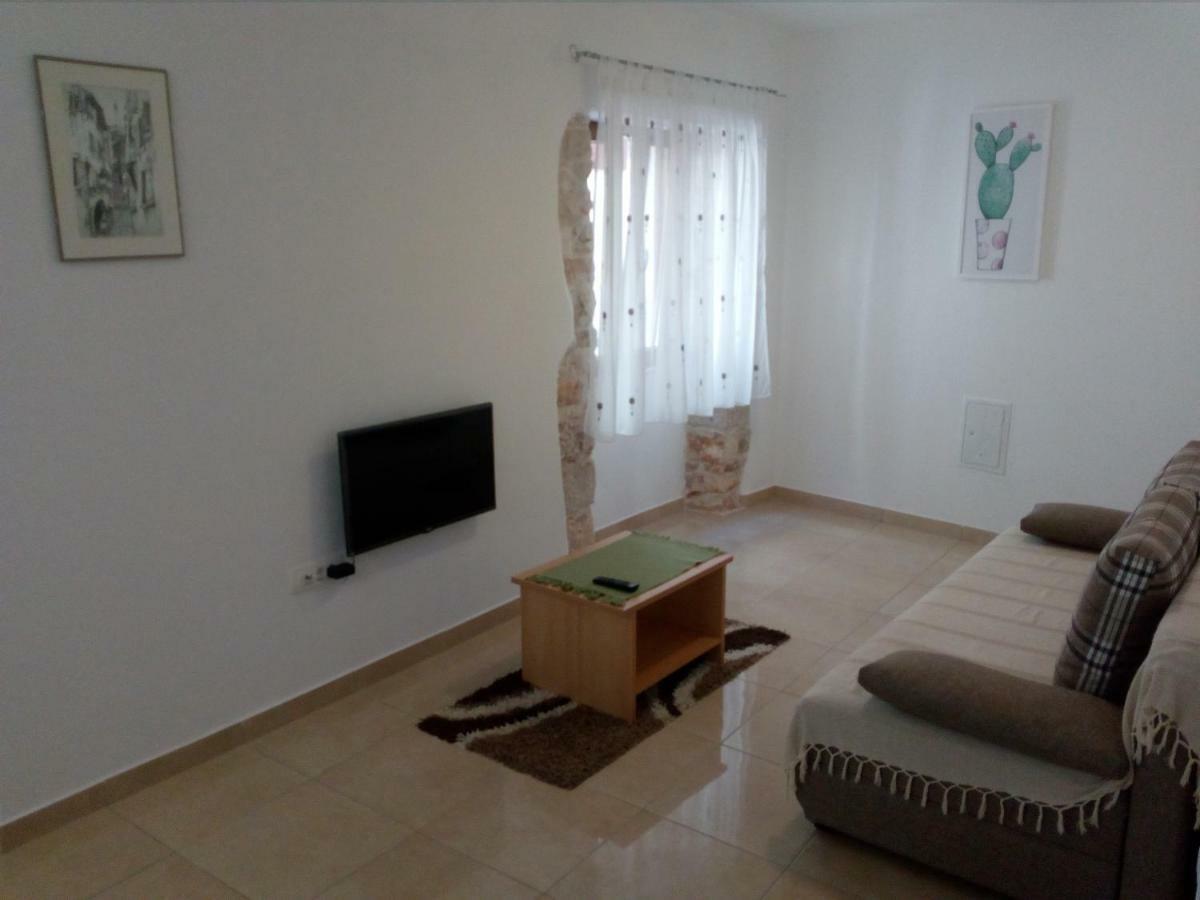 Apartment Elena Бале Екстериор снимка
