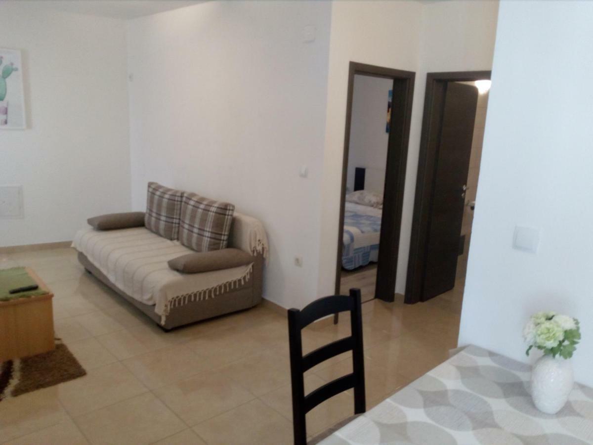 Apartment Elena Бале Екстериор снимка