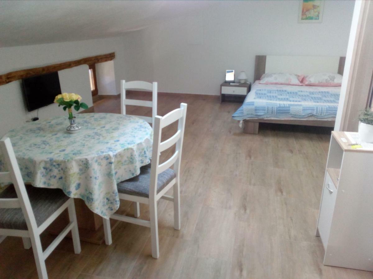 Apartment Elena Бале Екстериор снимка