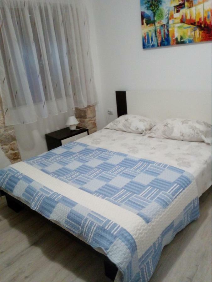 Apartment Elena Бале Екстериор снимка